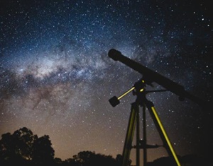 天体望遠鏡の初心者向けのおすすめ機種はスマホ対応が便利で簡単