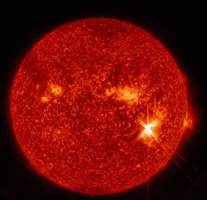 Xクラスの大規模太陽フレア発生時の磁気嵐による地球への影響は