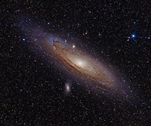 アンドロメダ銀河の全体画像と肉眼での観測や地球から距離と謎