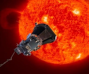 NASA太陽探査機がコロナの中から見た史上初の驚愕画像と動画公開